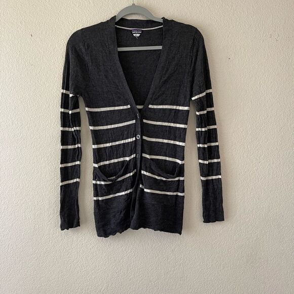 COPY - Patagonia merino wool cardigan - Picture 1 of 7
